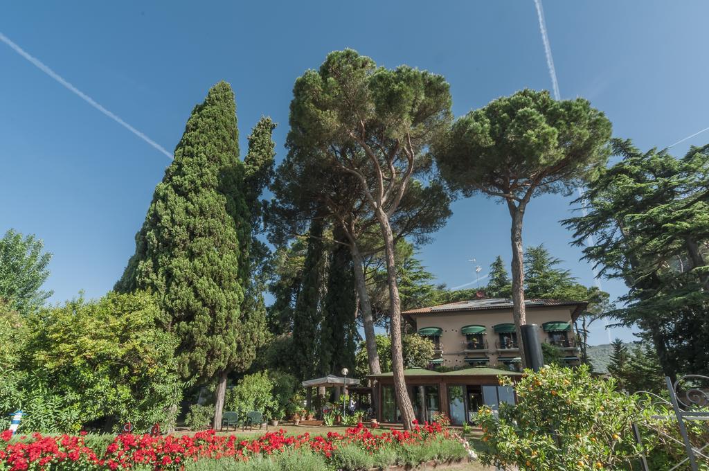 Hotel Kursaal Passignano sul Trasimeno Eksteriør billede